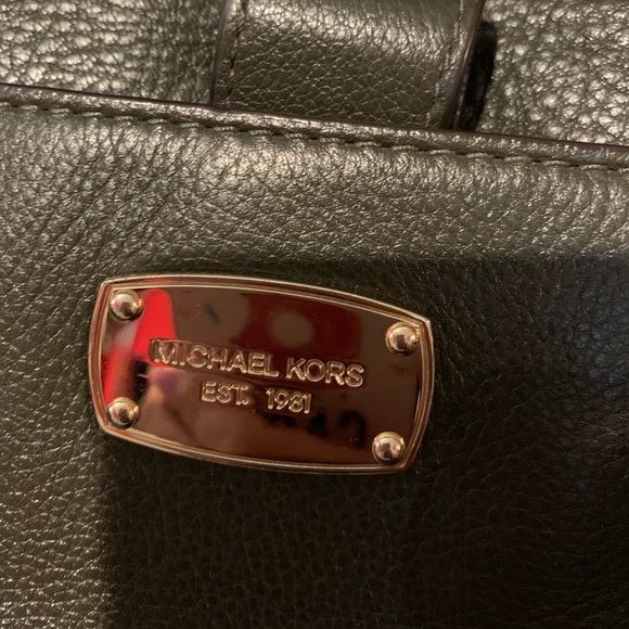 Olive Green Leather Michael Kors Bag - Picture 2 of 4
